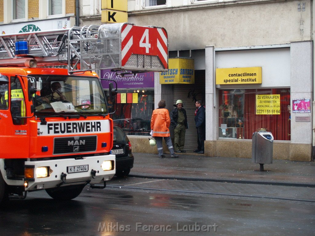 Brand Koeln Ehrenfeld  Venloerstr    P140.JPG